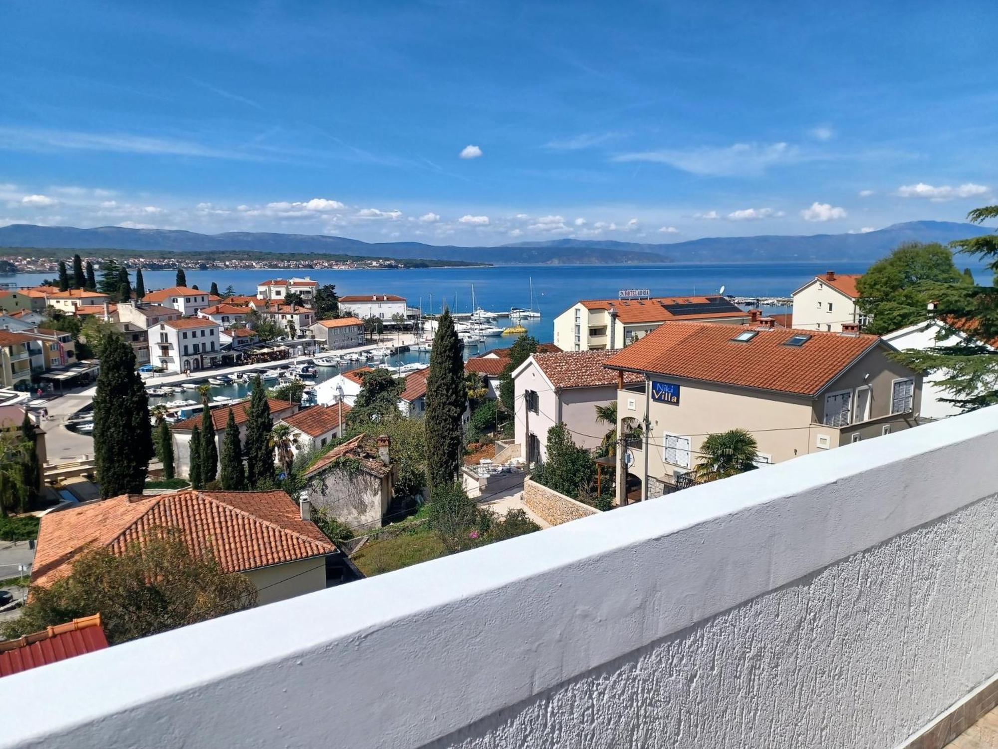 Guesthouse Cecilia Malinska Exterior photo
