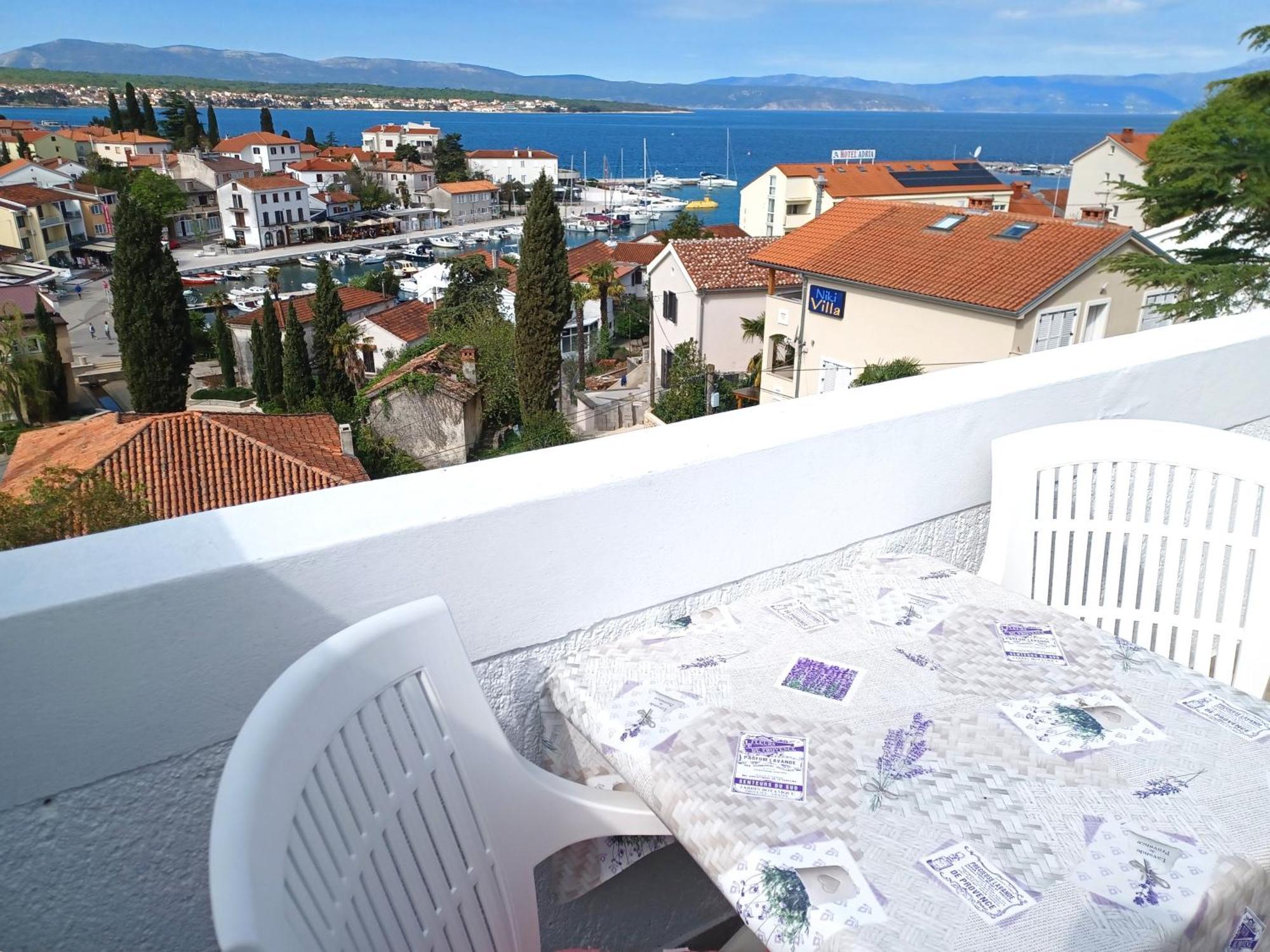 Guesthouse Cecilia Malinska Exterior photo